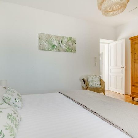 Maison Qui S'Y Frotte S'Y Pique Robert-Espagne Экстерьер фото